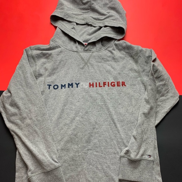 gray tommy hilfiger sweatshirt